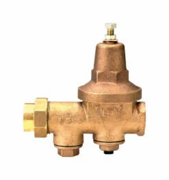 Zurn Wilkins 1-1/4 In. FNPT Union Water Pressure Regulator Valves